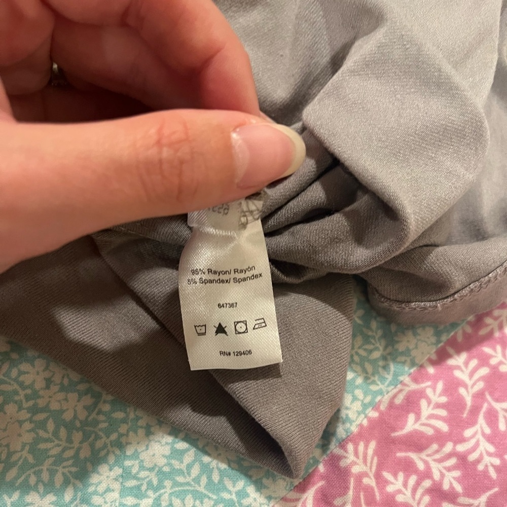 Venus Gray Quarter Length Sleeved Shirt - Size Small - Picture 8 of 8